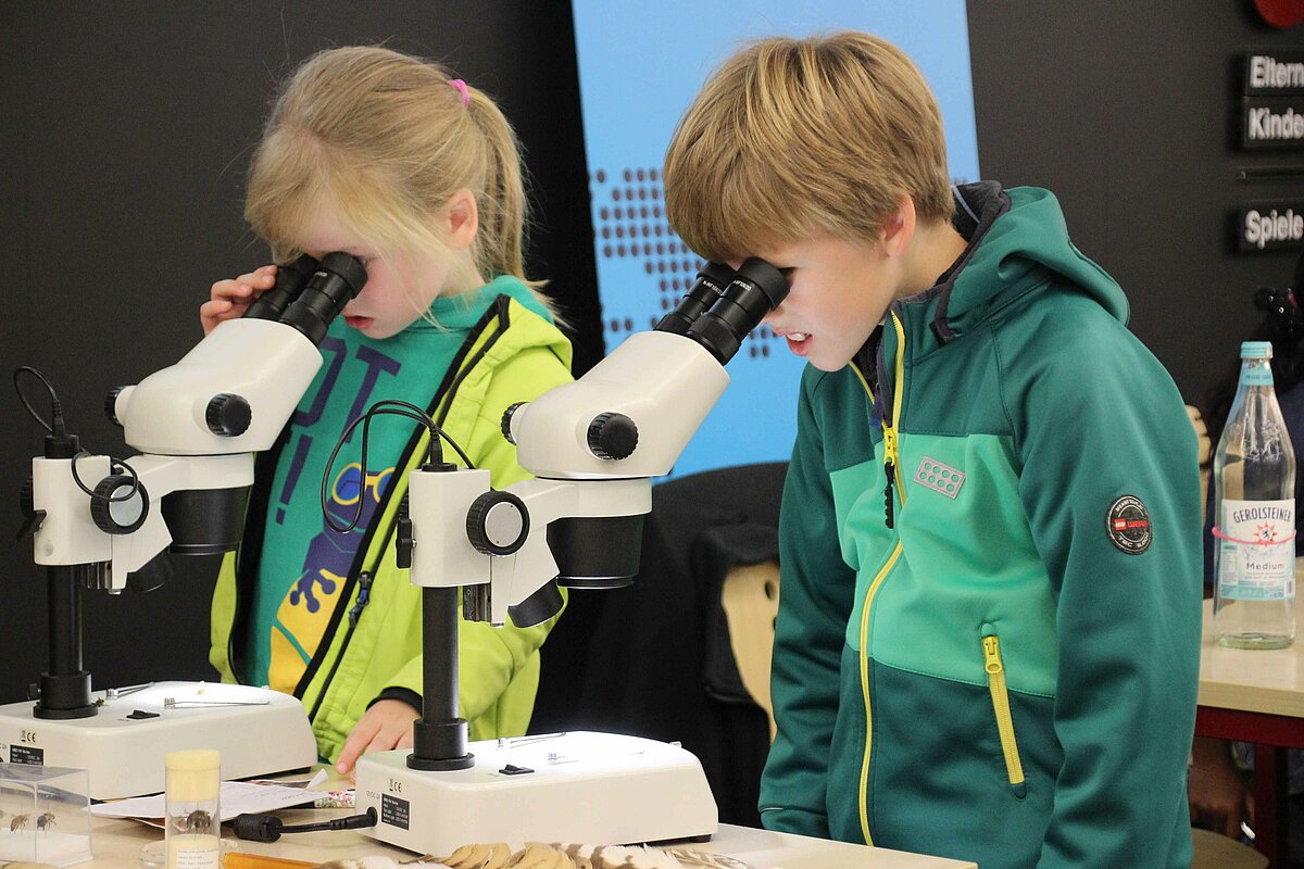 Die MINTköln begeistert Kinder für Naturwissenschaften. Foto: Stadtbibliothek Köln